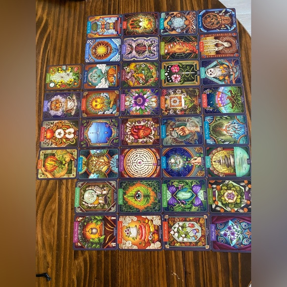 Crystallary & Herbiary oracle cards by Maia toll - Picture 2 of 5